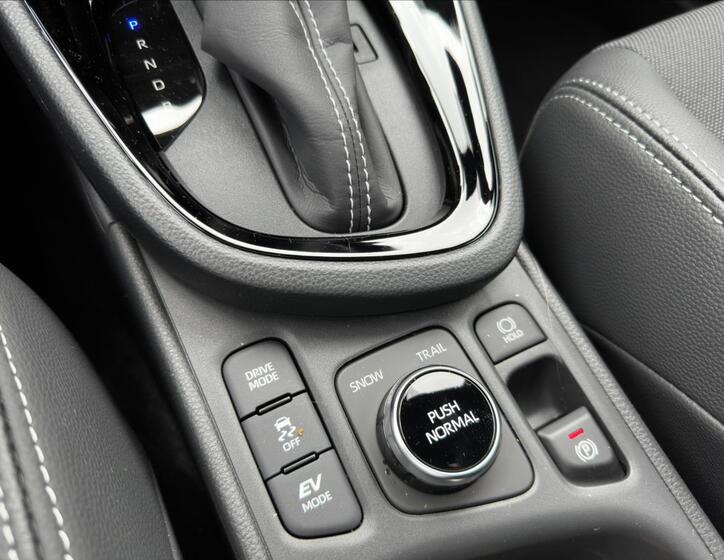 Toyota Yaris Cross 12