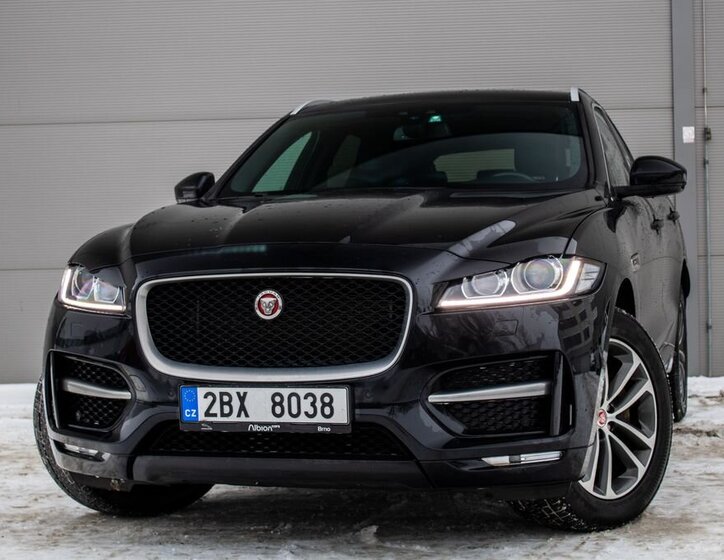 Jaguar F-Pace SUV 3,0 l 221 kw