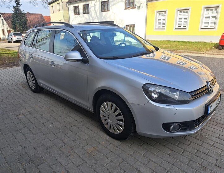 Volkswagen Golf Kombi 1,6 l 77 kw