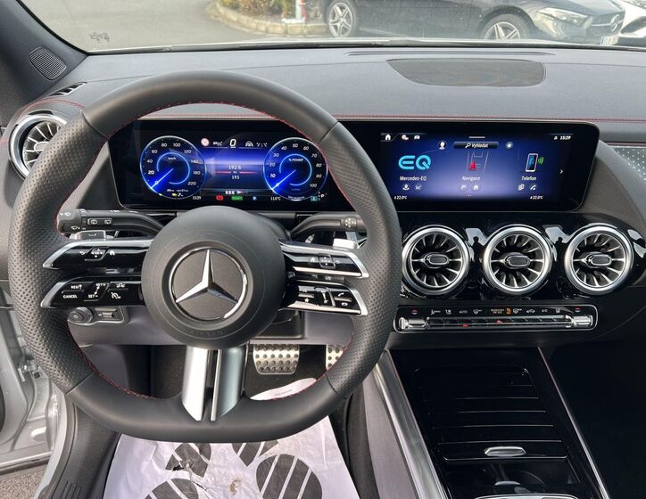 Mercedes-Benz EQA 11