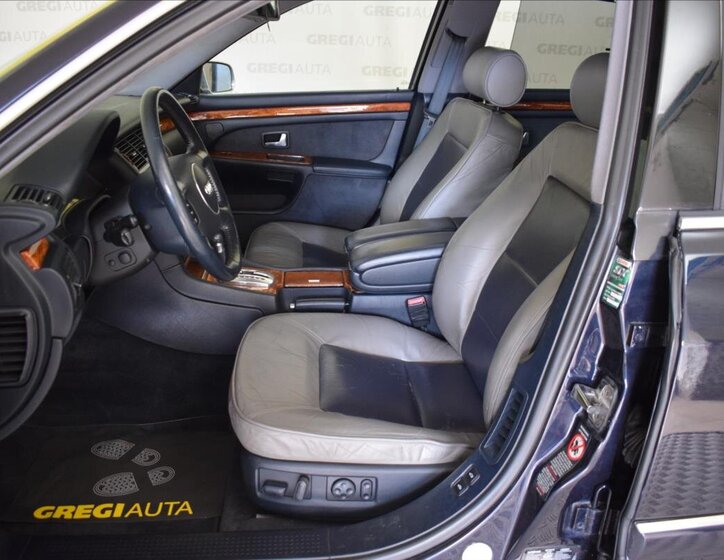 Audi S8 Sedan / Limuzína 4,2 l 265 kw