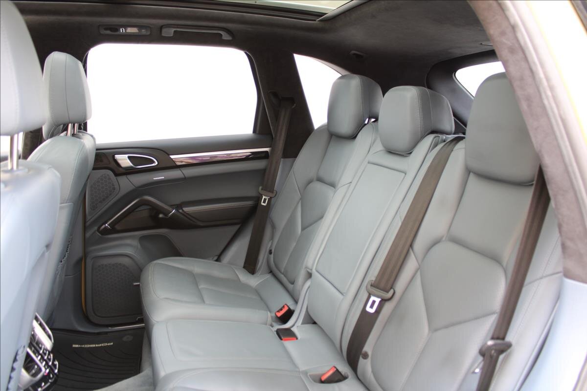 Porsche Cayenne SUV / Terénní 4,8 l 294 kw