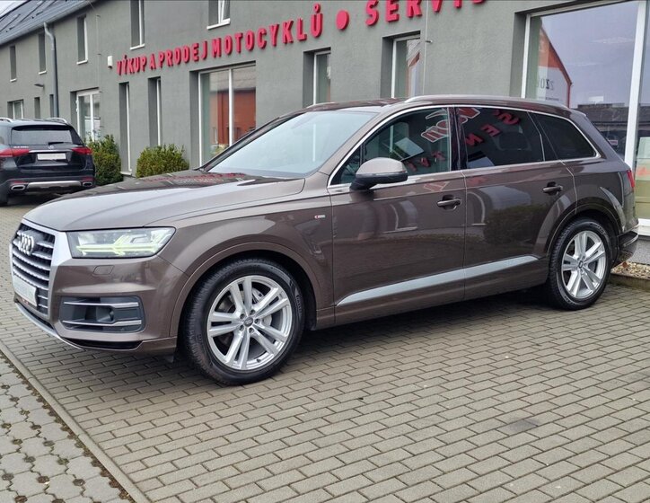 Audi Q7 SUV / Terénní 3,0 l 210 kw