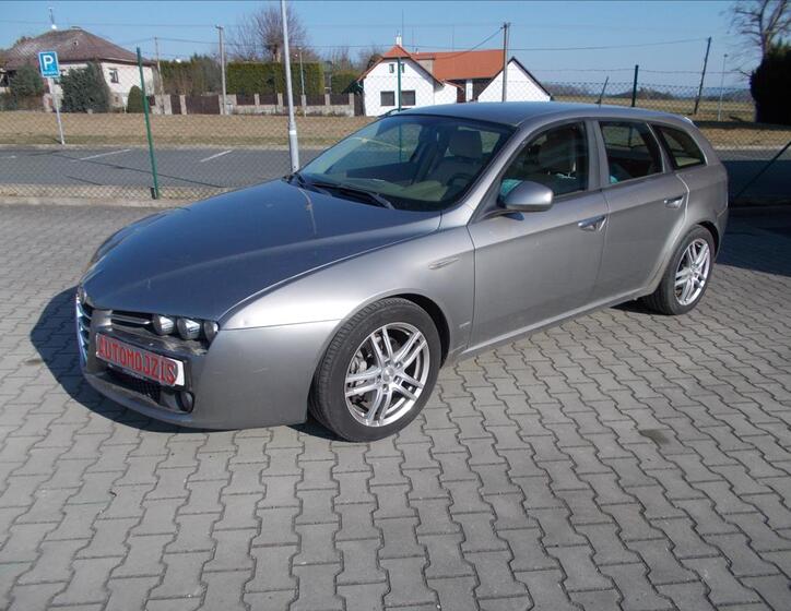 Alfa Romeo 159 4