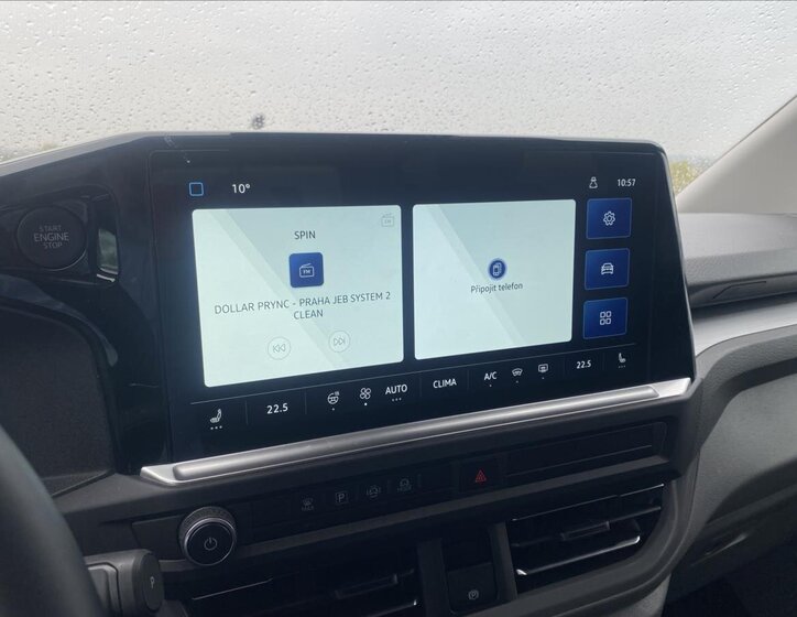 Volkswagen Caravelle 11