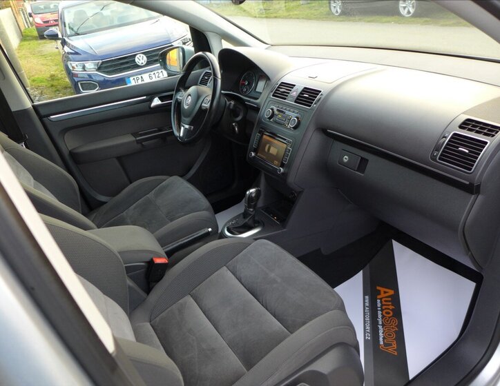 Volkswagen Touran Kombi 1,6 l 77 kw