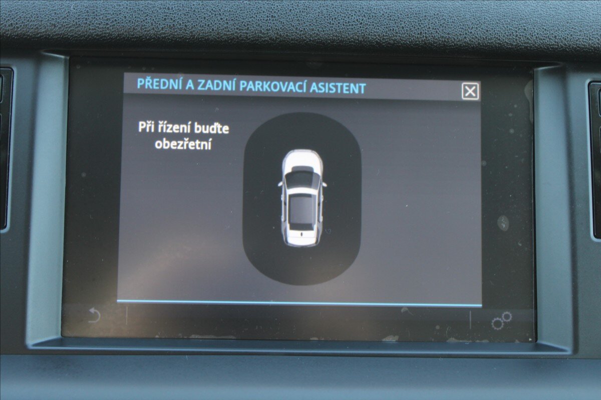 Land Rover Discovery Sport SUV / Terénní 2,0 l 110 kw