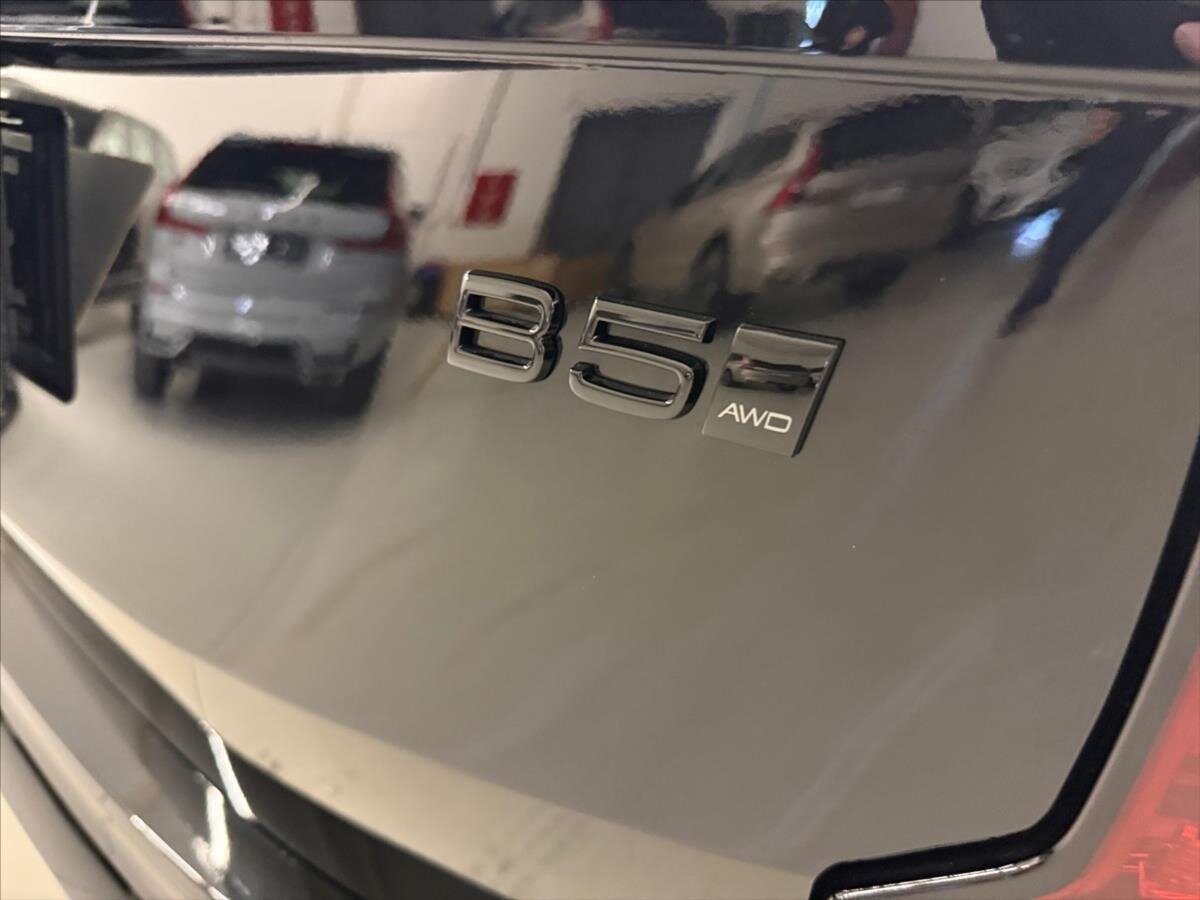 Volvo XC90 SUV / Terénní 2,0 l 184 kw