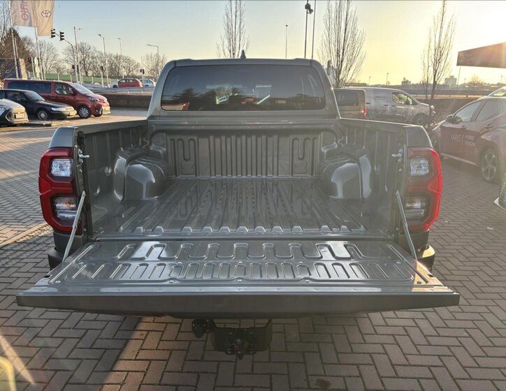 Toyota Hilux Pick-up 2,8 l 150 kw