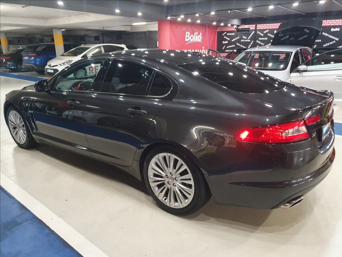 Jaguar XF Sedan / Limuzína 3,0 l 202 kw