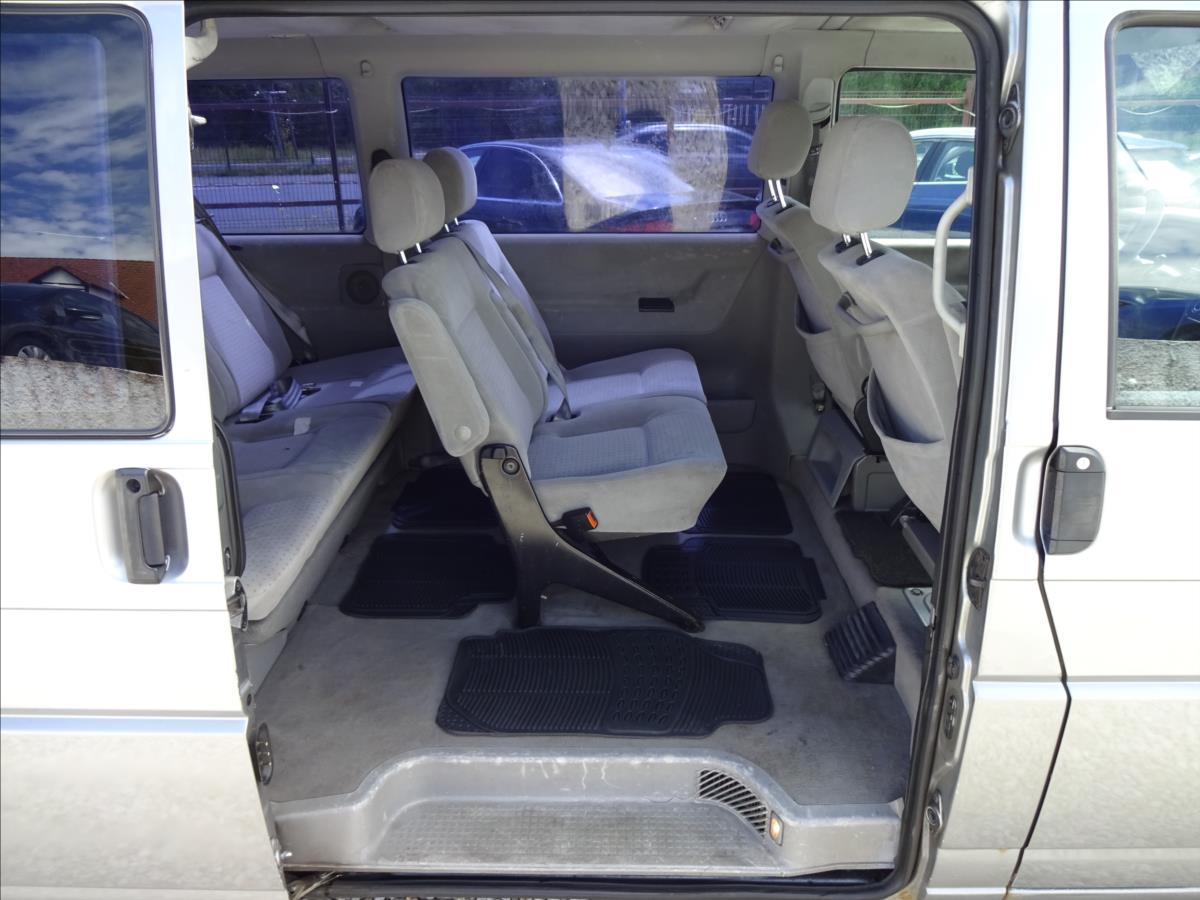 Volkswagen Caravelle