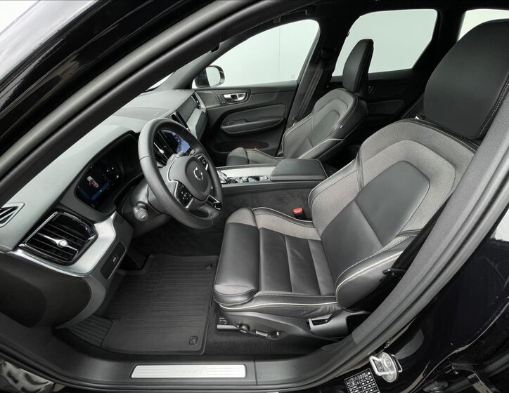 Volvo XC60 SUV / Terénní 2,0 l 173 kw