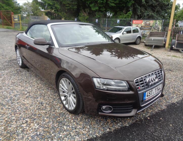 Audi A5 4