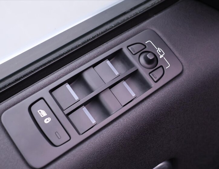 Land Rover Discovery Sport 16