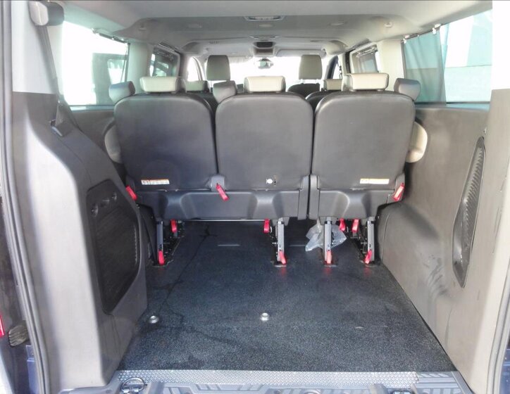 Ford Tourneo Custom 6