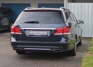 Mercedes-Benz Třídy E 8