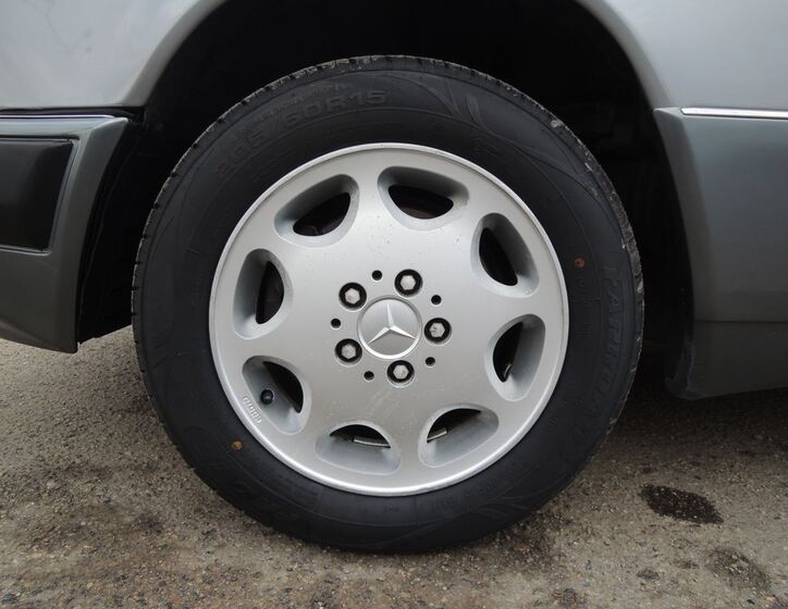 Mercedes-Benz Třídy E 19