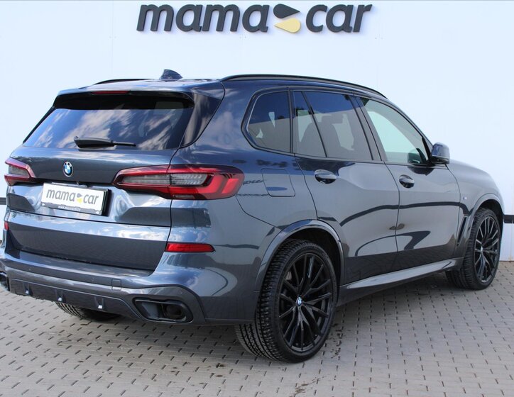 BMW X5 SUV 3,0 l 250 kw