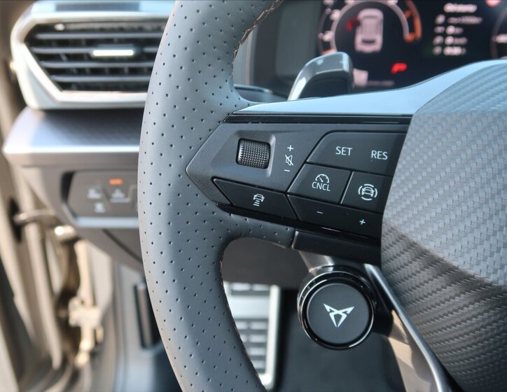 Cupra Formentor SUV / Terénní 2,0 l 294 kw