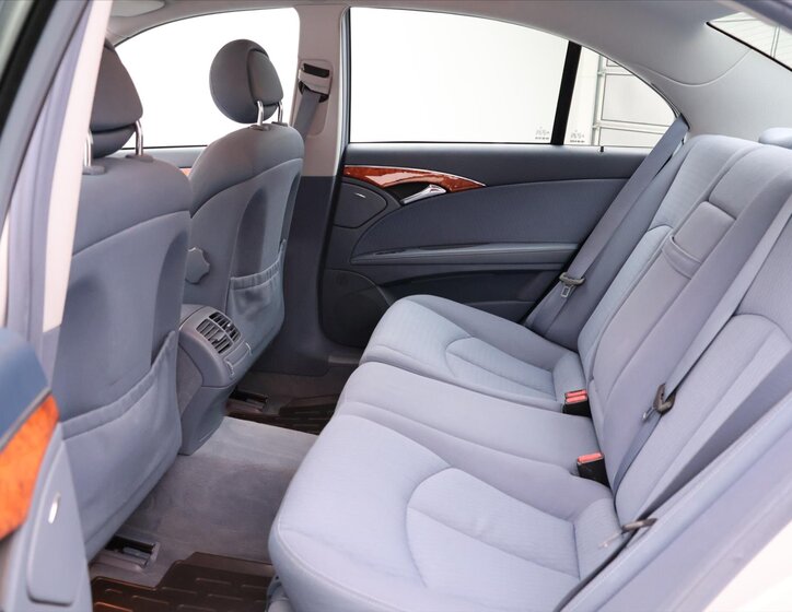 Mercedes-Benz Třídy E Sedan 2,7 l 130 kw