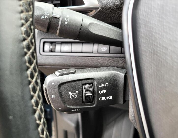 Peugeot 3008 SUV / Terénní 1,5 l 96 kw