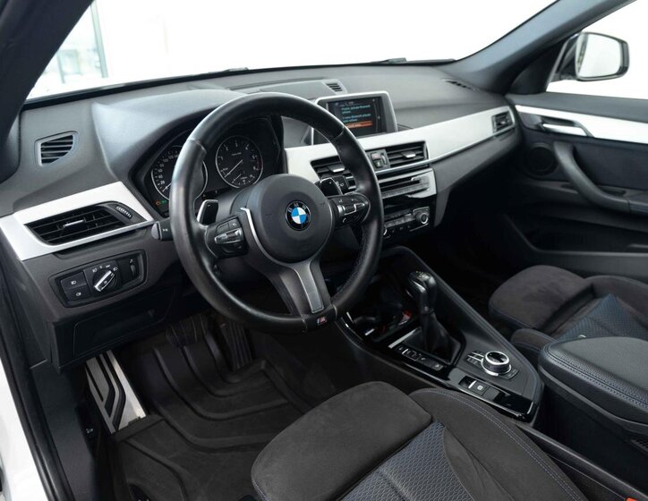 BMW X1 12