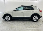 Volkswagen T-Roc 3