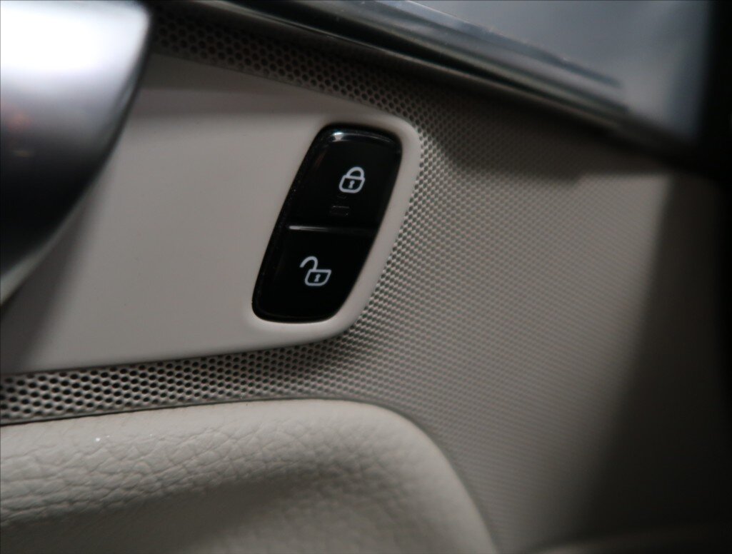 Volvo XC90 SUV 2,0 l 173 kw