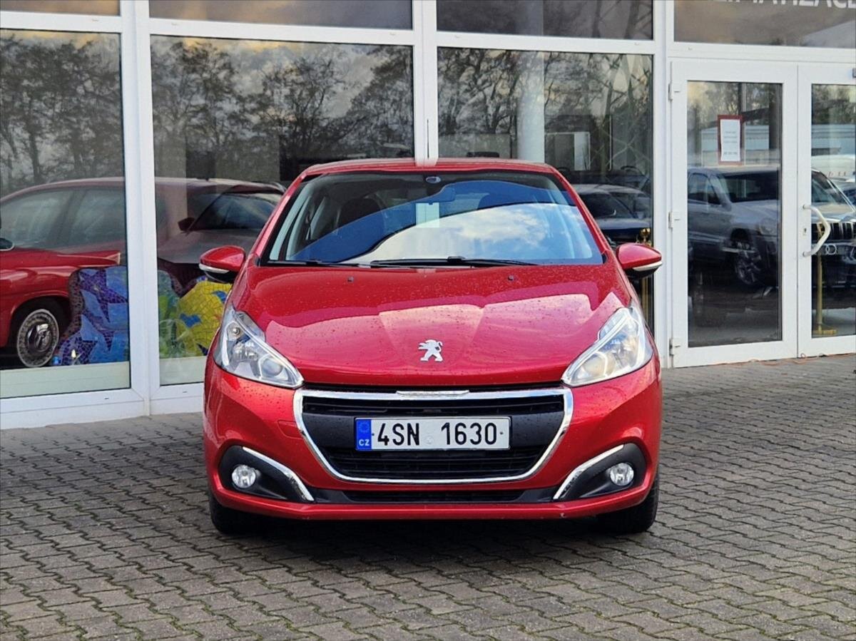 Peugeot 208 Hatchback 1,2 l 61 kw