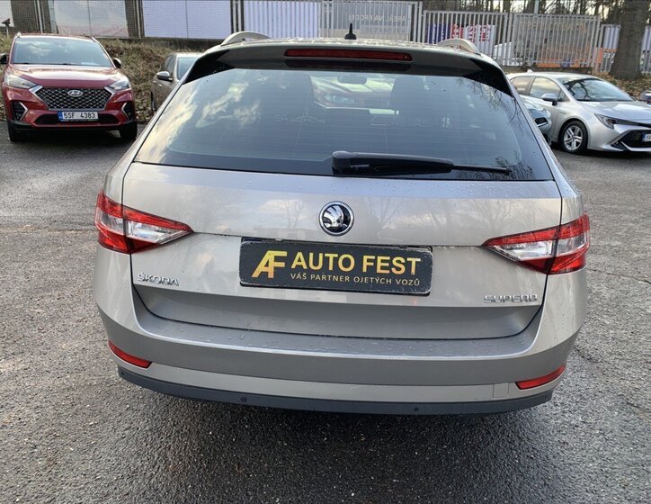 Škoda Superb Kombi 2,0 l 110 kw