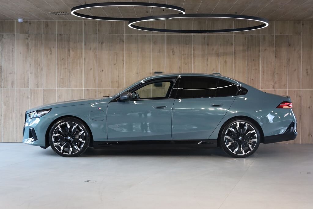 BMW Řada 5 Sedan / Limuzína 3,0 l 360 kw