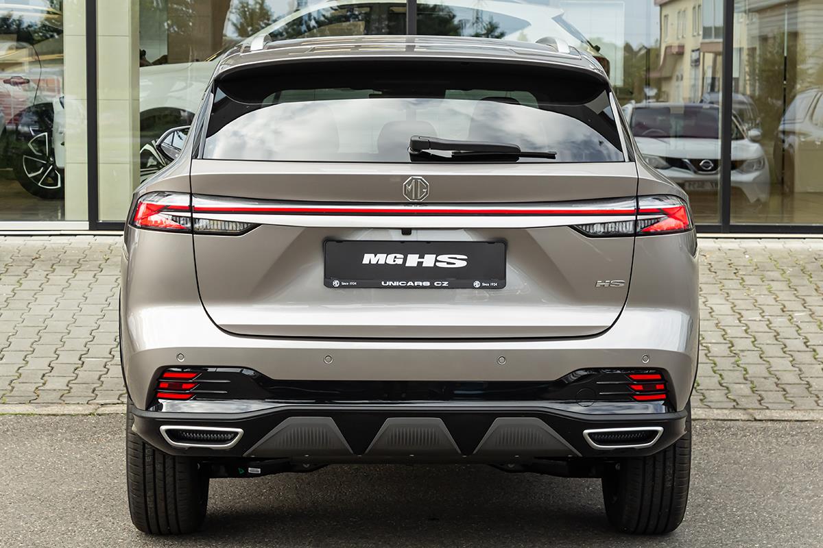 MG HS
