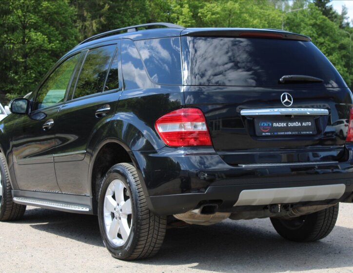 Mercedes-Benz Třídy M SUV / Terénní 3,0 l 165 kw