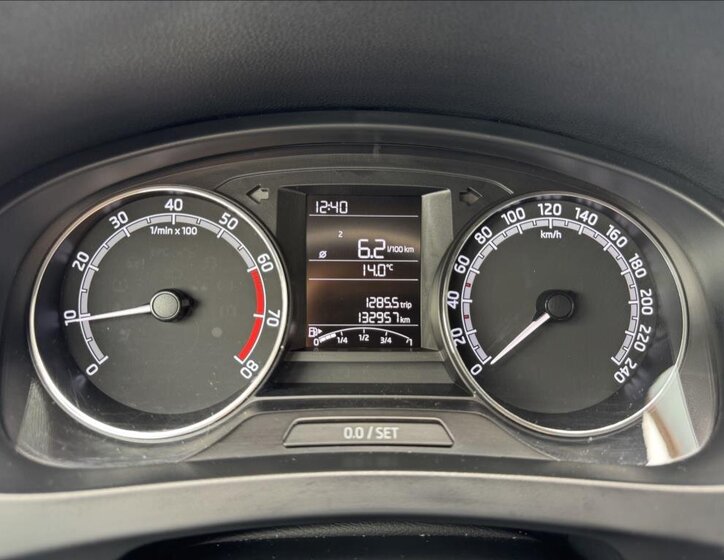 Škoda Rapid Hatchback 999,0 70 kw