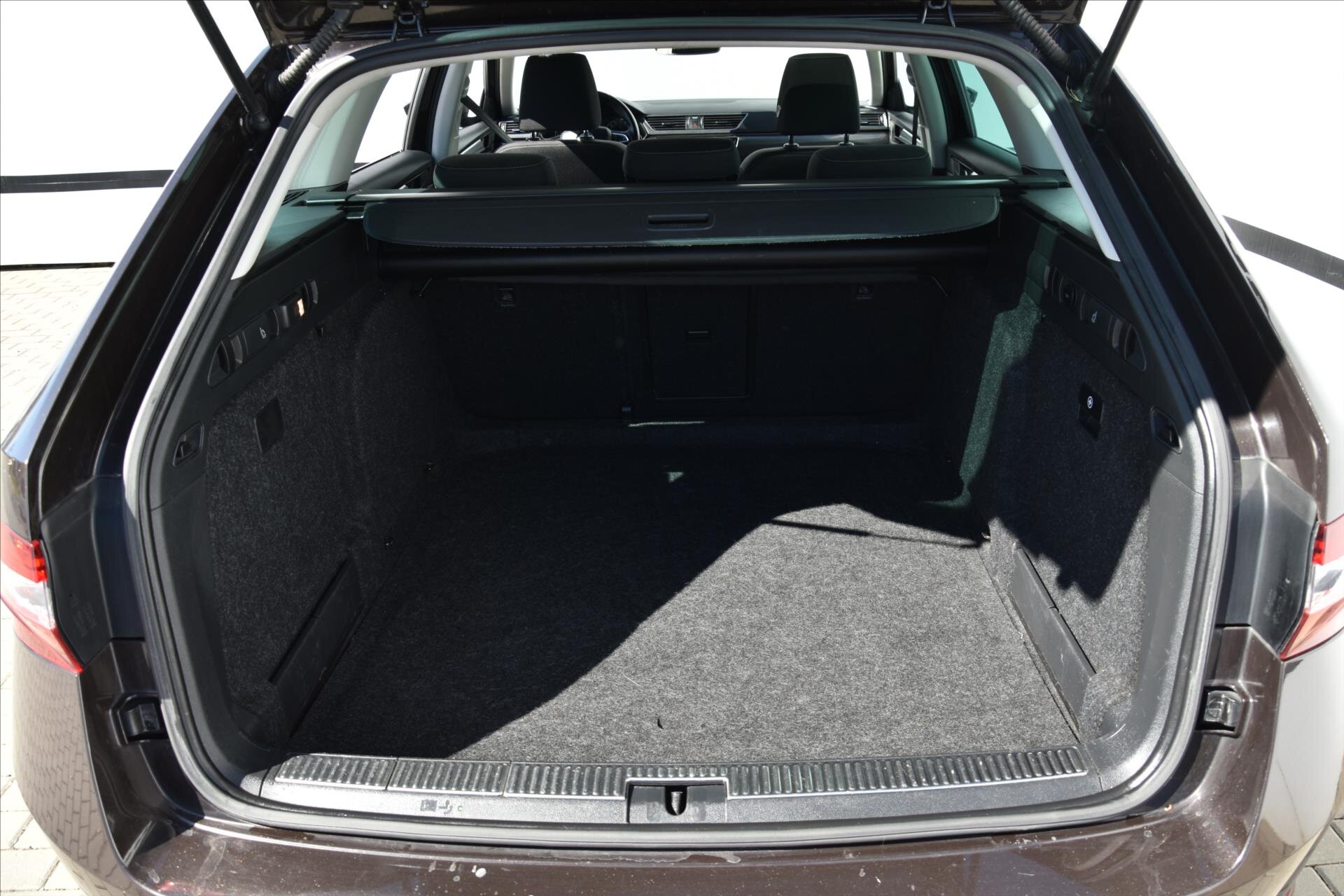 Škoda Superb Kombi 2,0 l 140 kw