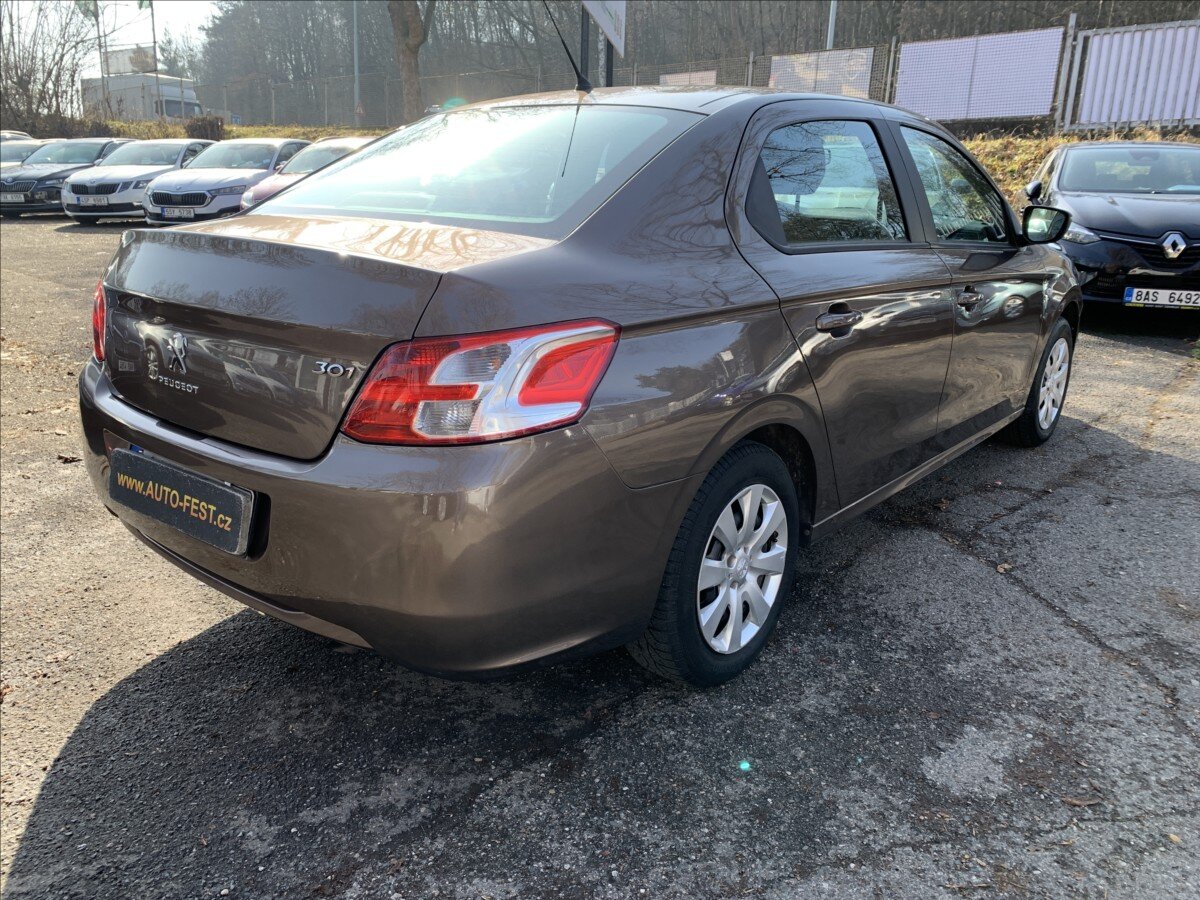 Peugeot 301 Sedan 1,6 l 85 kw