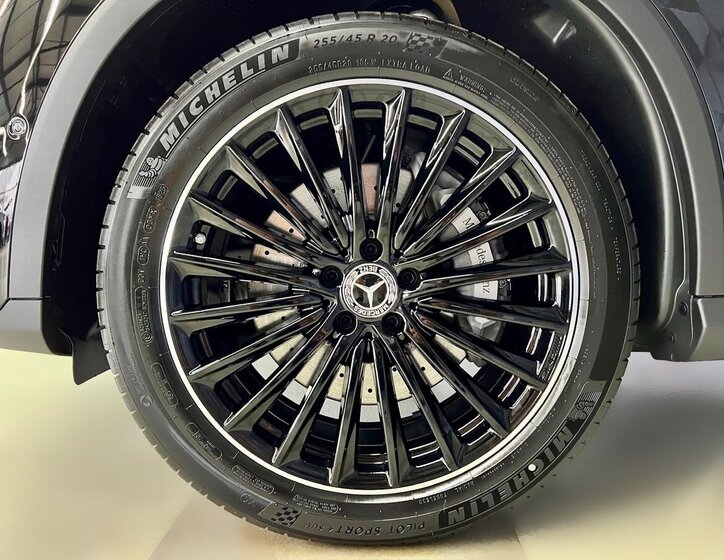 Mercedes-Benz GLC SUV 2,0 l 145 kw