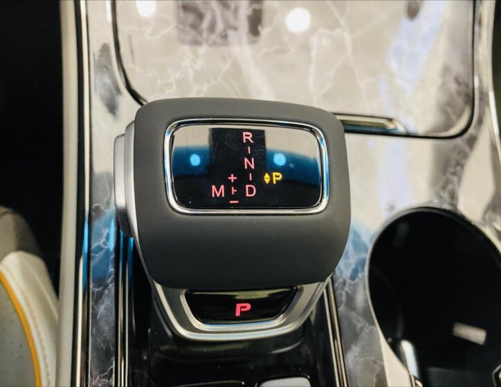 Dongfeng U-Tour Kombi 1,5 l 130 kw