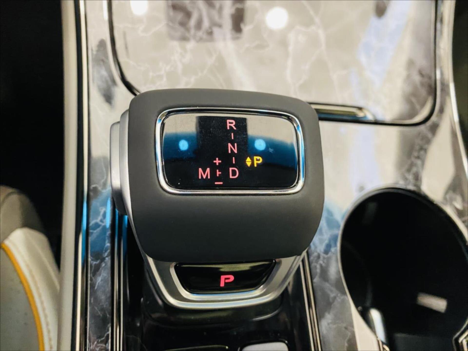 Dongfeng U-Tour Kombi 1,5 l 130 kw