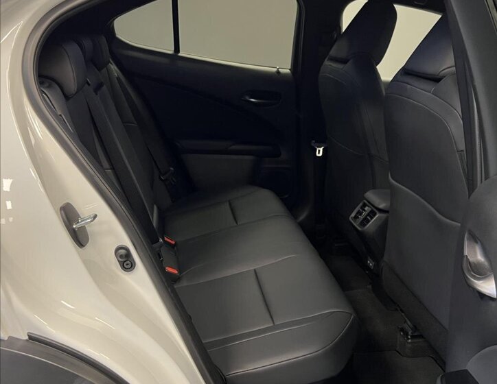 Lexus UX 300h SUV 2,0 l 146 kw