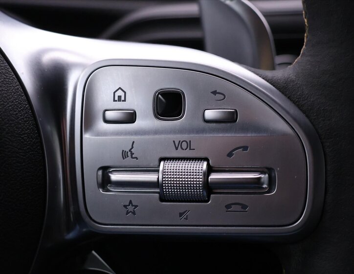 Mercedes-Benz Třídy A Hatchback 2,0 l 310 kw