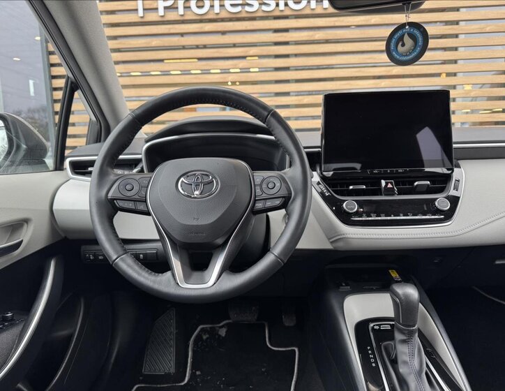 Toyota Corolla Sedan / Limuzína 1,8 l 72 kw