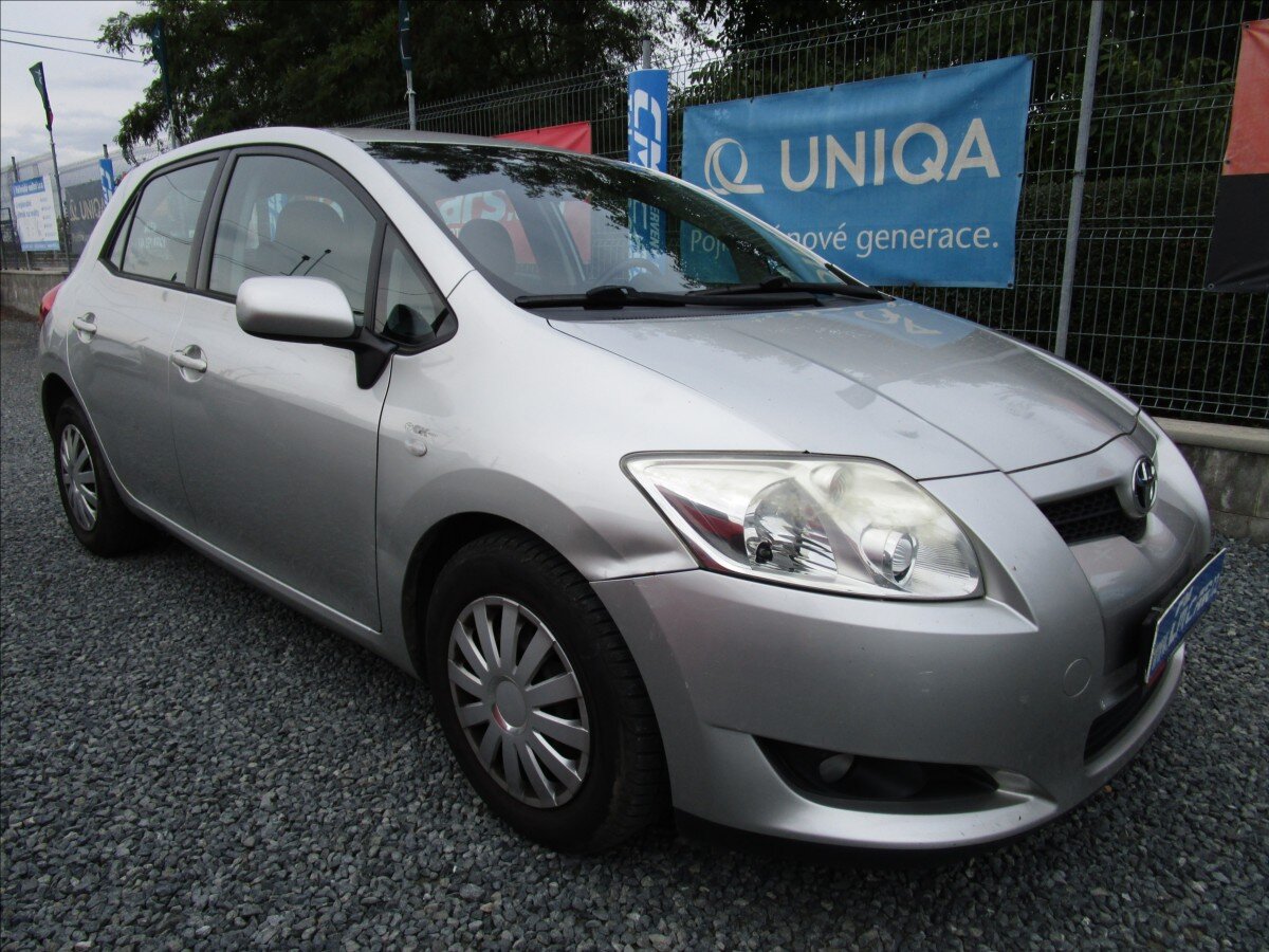 Toyota Auris Hatchback 1,4 l 66 kw