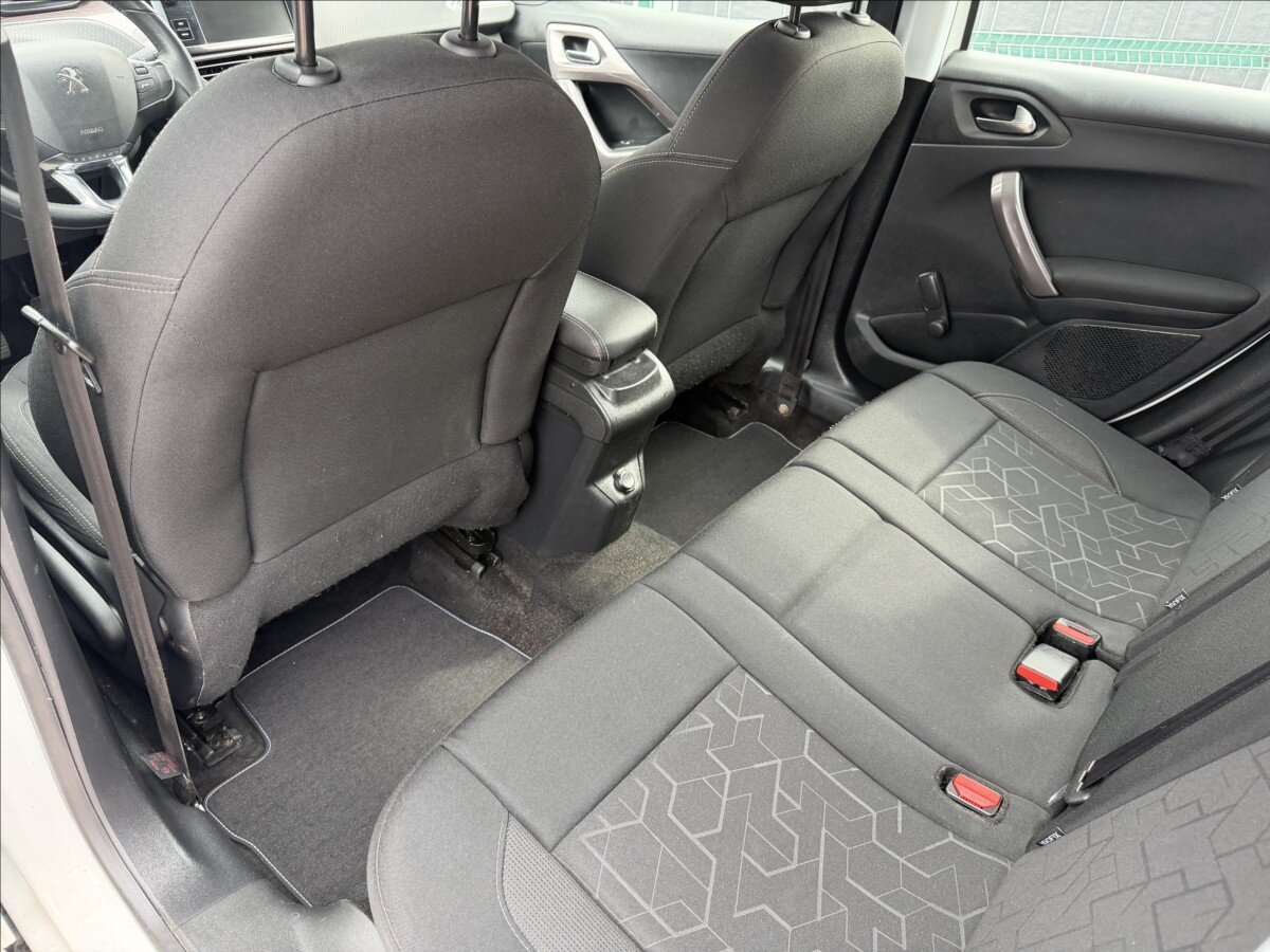 Peugeot 2008 Kombi 1,2 l 60 kw