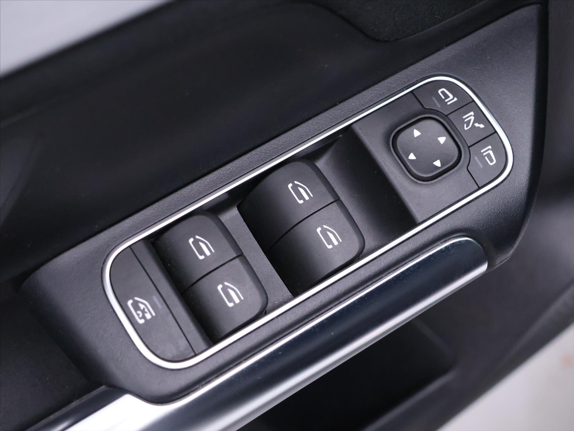 Mercedes-Benz EQA SUV / Terénní 0,0 150 kw