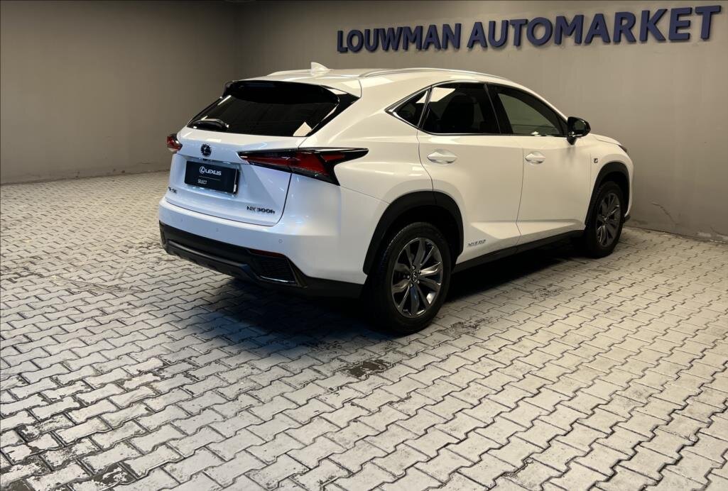 Lexus NX 300h SUV / Terénní 2,5 l 145 kw