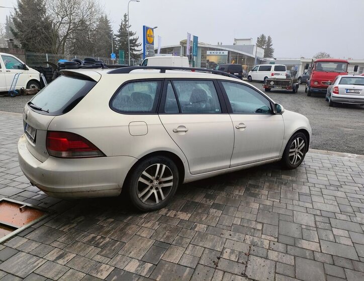 Volkswagen Golf Kombi 1,6 l 75 kw