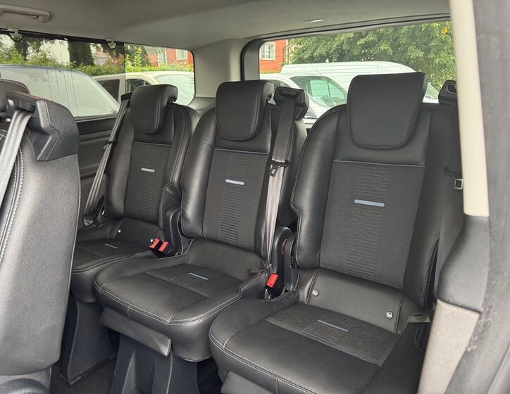 Ford Tourneo Custom 12