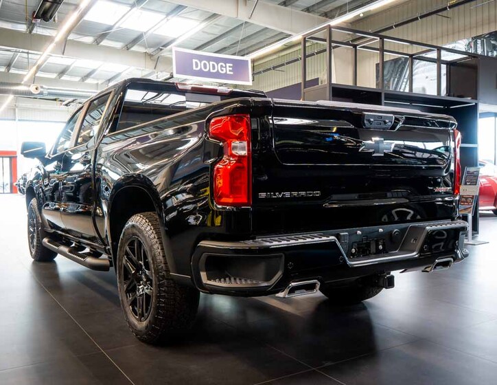 Chevrolet Silverado 2