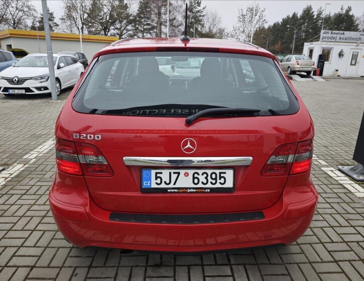 Mercedes-Benz Třídy B MPV 2,0 l 100 kw